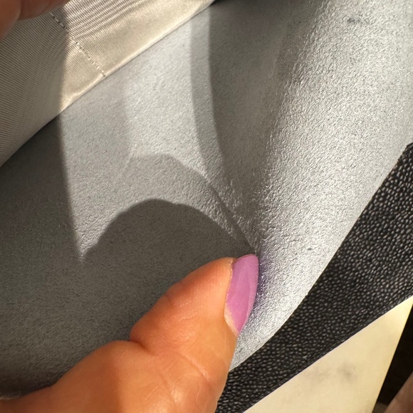 Senreve Passport Holder in Black Pebbled Italian Leather – Made in Italy - Picture 7 of 7